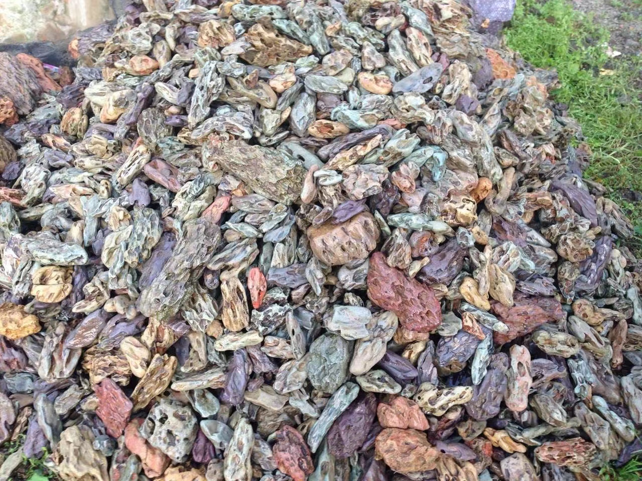 Natural Stone Aquarium Rock Aquarium Aquascaping Rocks Mixed Sizes for Micro Landscape Fish Tank Decor River Dragon Stone