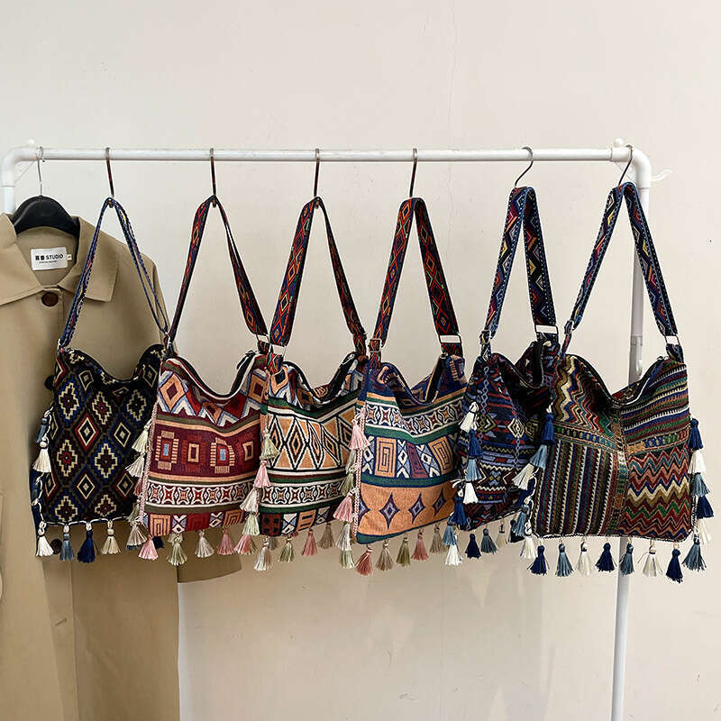 Large capacity Bohemian tassel 2024 new ethnic style hand-held tote ins single shoulder crossbody bag