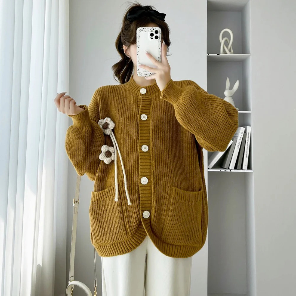 Autumn and winter fashion knitted maternity cardigan cute loose sweater suitable for pregnant women 241126