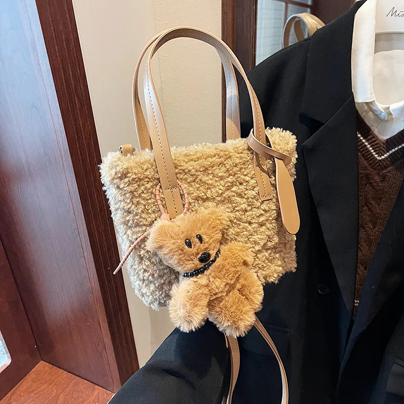 Plush Bag Womens Korean Niche n Autumn and Winter Lamb Wool Portable Bucket Shoulder Messenger 241125