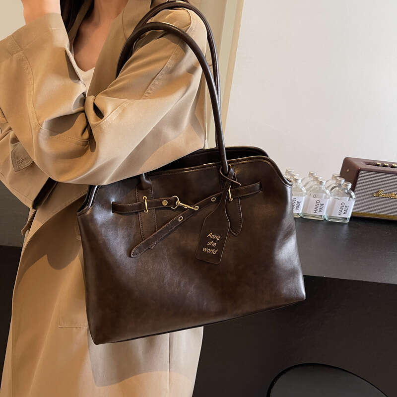 Ladies Large capacity commuting for women 2024 new fashionable casual tote bag, niche trend versatile shoulder bag