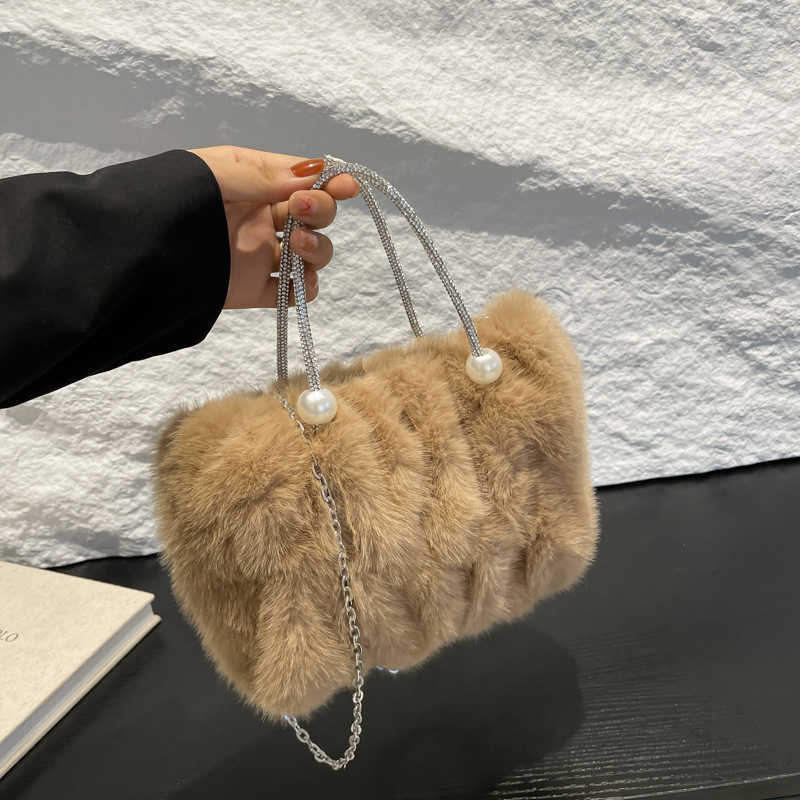 Bag Girl 2024 Winter New Fairy Hairy Bag Folded Cloud Bag Hairy Handheld Small Bag Crossbody Bag 241126