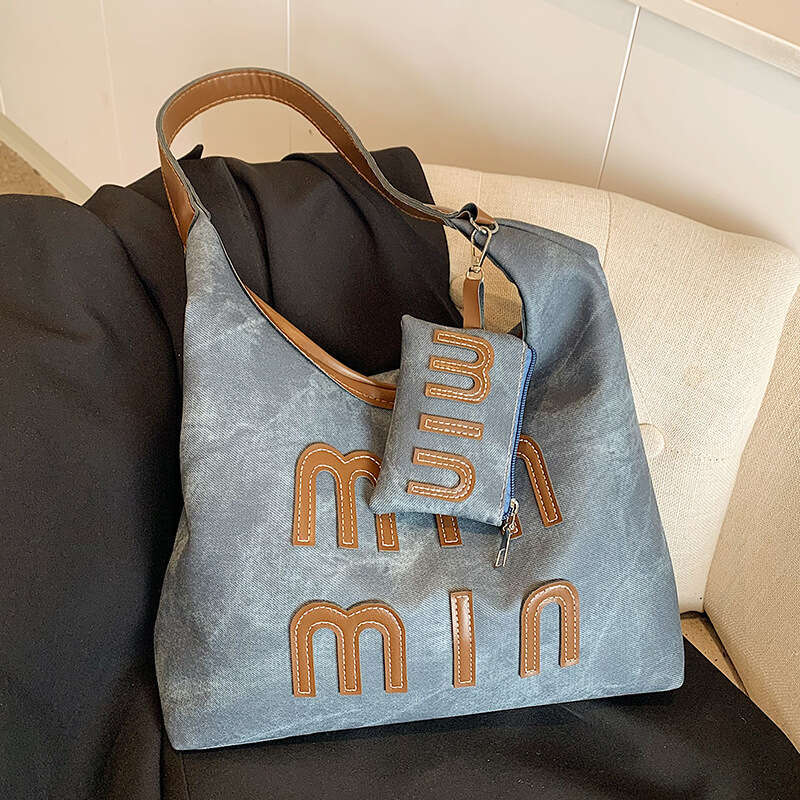 Large Capacity 2024 New Fashionable Casual Single Shoulder Tote Soft Face Versatile Commuter Crossbody Bag for Women