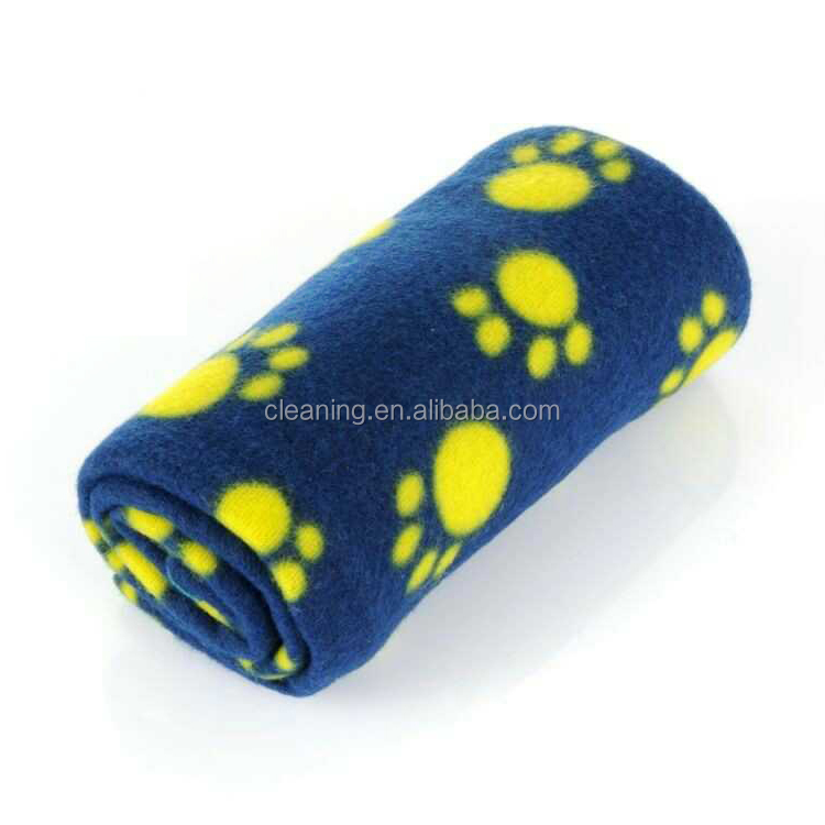 Hot sales polar fleece washable paws printed cozy touch soft puppy pet blanket with dog