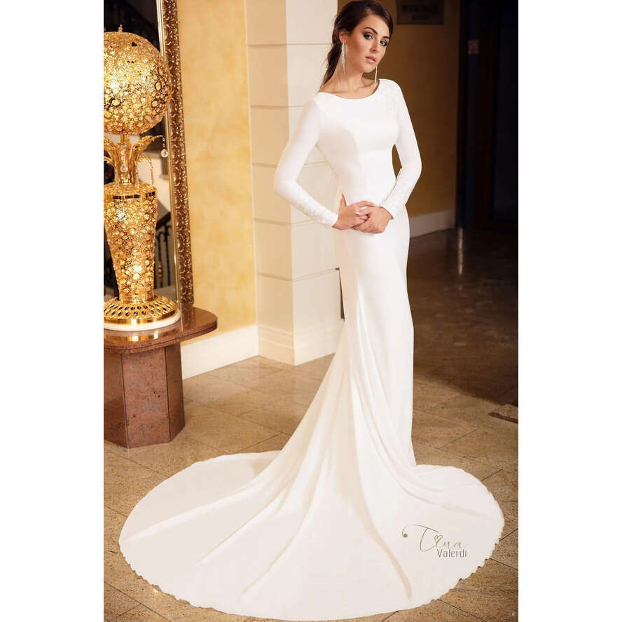 Elegant Modest Mermaid Wedding Dresses Long Sleeves 2020 New Jewel Neck Sheer Lace Back Simple Country Boho Bridal Gowns With Buttons