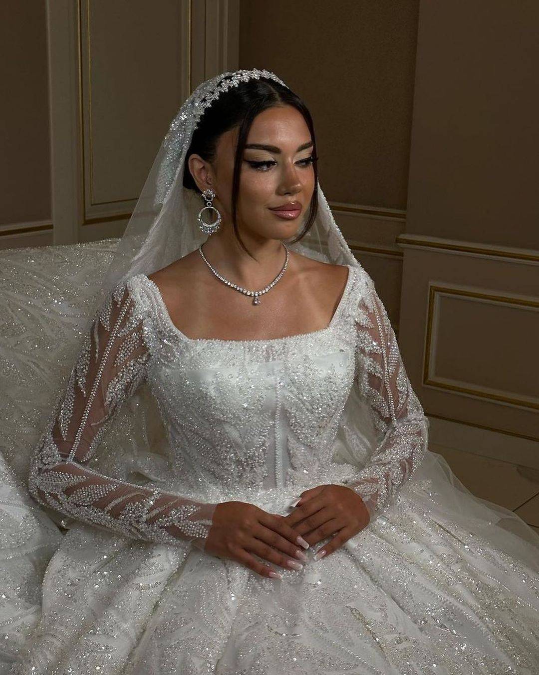 Plus Size urious A e Wedding Dress Beaded Square Neck Sequined Sparkly Bridal Gowns Custom Made Long Sleeve Dresses