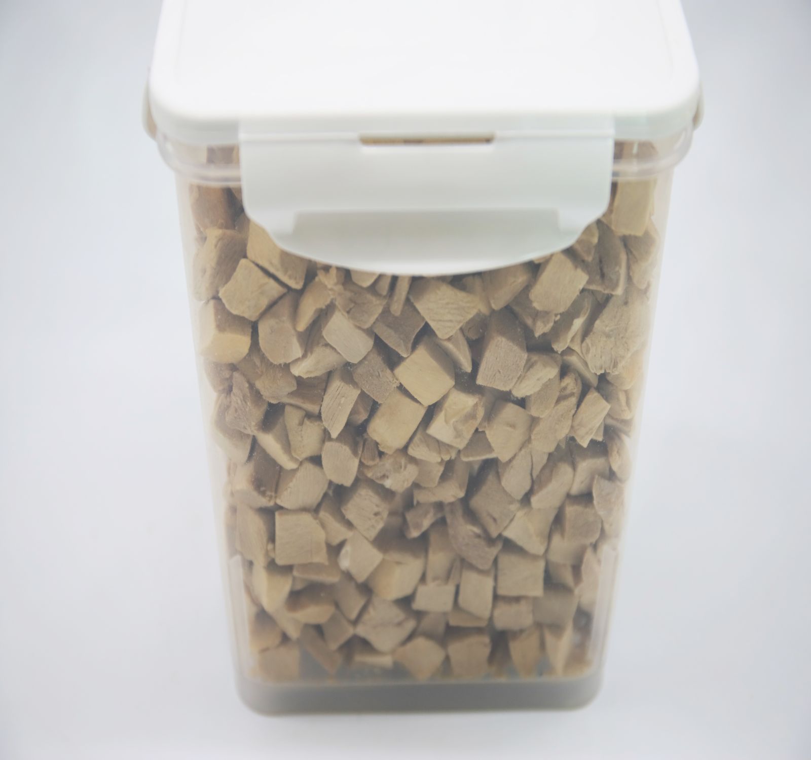 Manufacture Supply Bulk palatability dog cat snack High quality Dry Freeze-Dried Duck Cubes Pet Food OEM