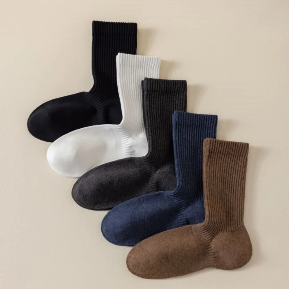 Autumn and winter mens business pure cotton socks solid color combed cotton antibacterial and deodorizing agents seamless casual socks 241126