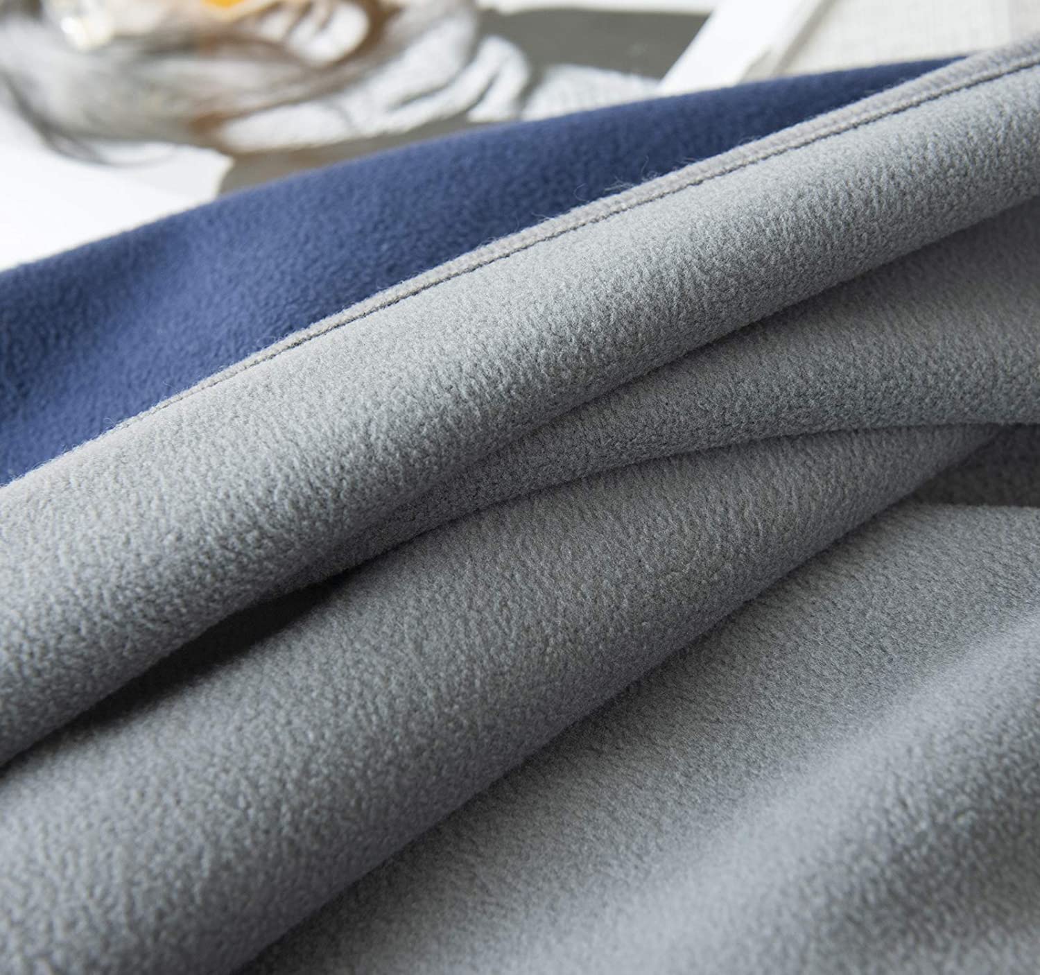 High Quality Custom Pet Products Outdoor Thick Polar Fleece Waterproof Dog Bed Throw Blanket
