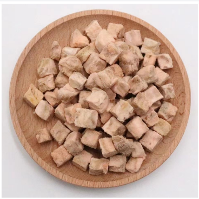 Freeze-dried salmon pellets are naturally delicious as a pet snack