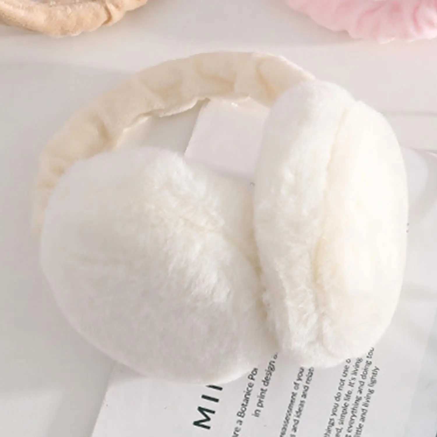 Plush Foldable Ear Muffs Autumn Winter Cold Protection Earmuffs For Women Men Fashion Ear Warmer Black White Adjustable EarflXJ241126