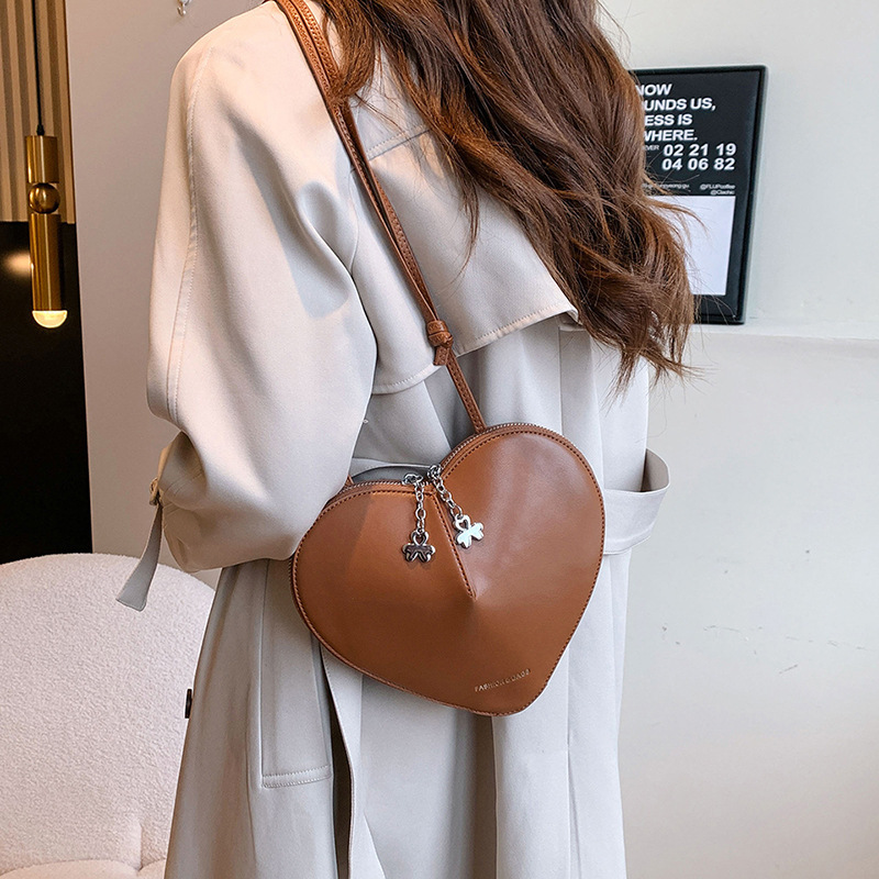 Designer Internet Famous Love Small Summer Versatile Stylish Women Crossbody Bags Commuting High-end Sense Niche Shoulder Bags