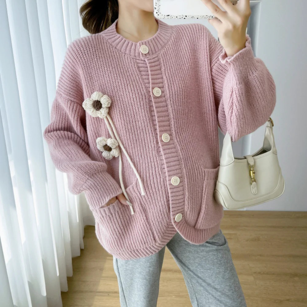 Autumn and winter fashion knitted maternity cardigan cute loose sweater suitable for pregnant women 241126