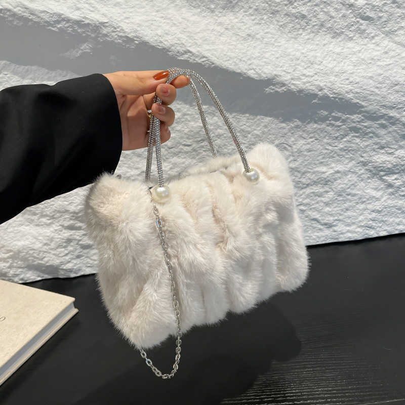 Bag Girl 2024 Winter New Fairy Hairy Bag Folded Cloud Bag Hairy Handheld Small Bag Crossbody Bag 241126