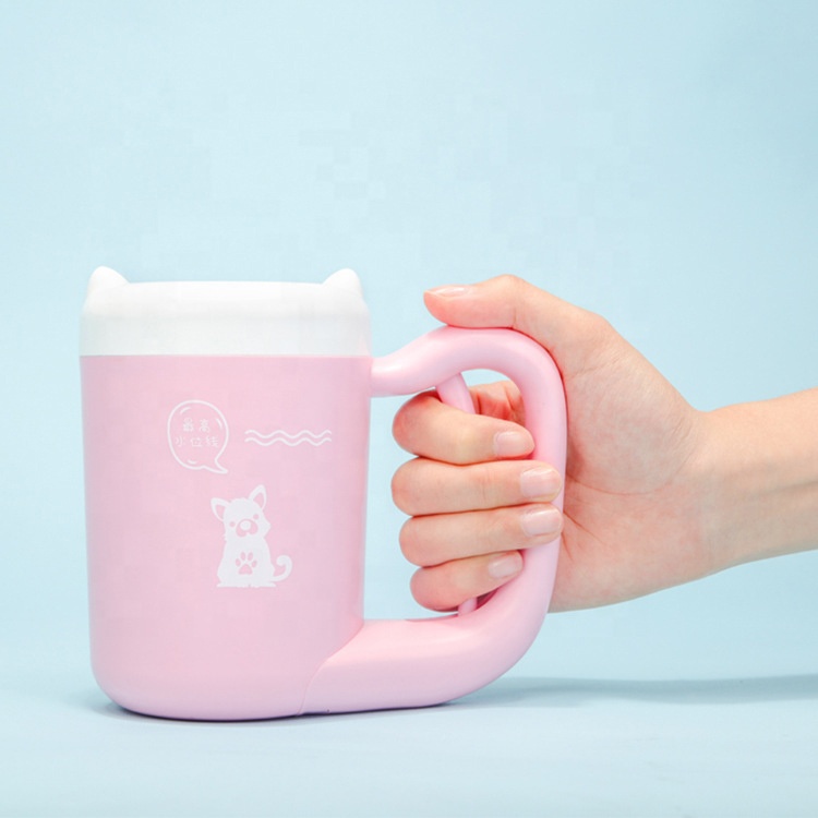 Detachable 2022 pet washing products automatic IN stock Wholesale Portable Portable Pet Paw Cleaning Cup Dog feet Cleaner