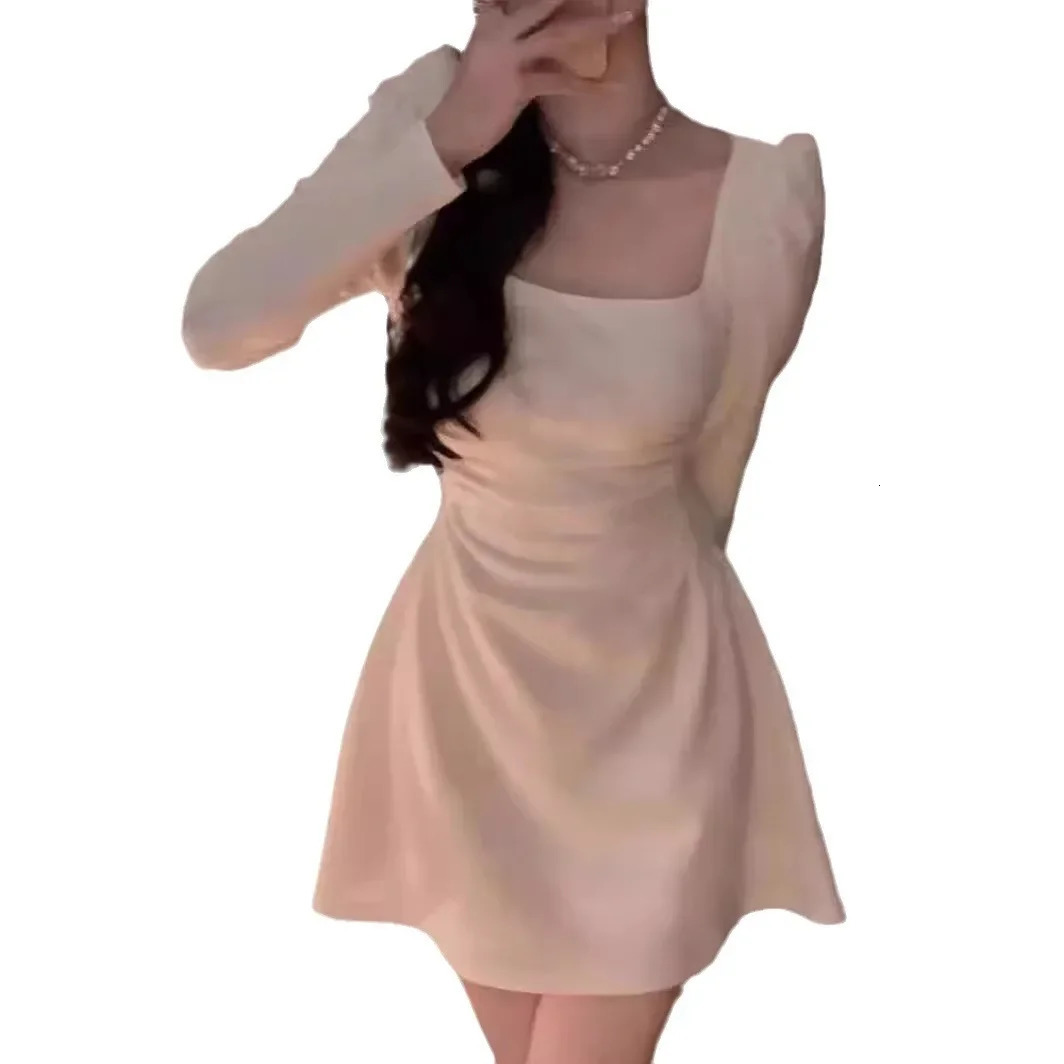 Elegant French style high-end Feelsquare collar dress womens clothing autumn niche waist fit slimming sleeve dress 241125