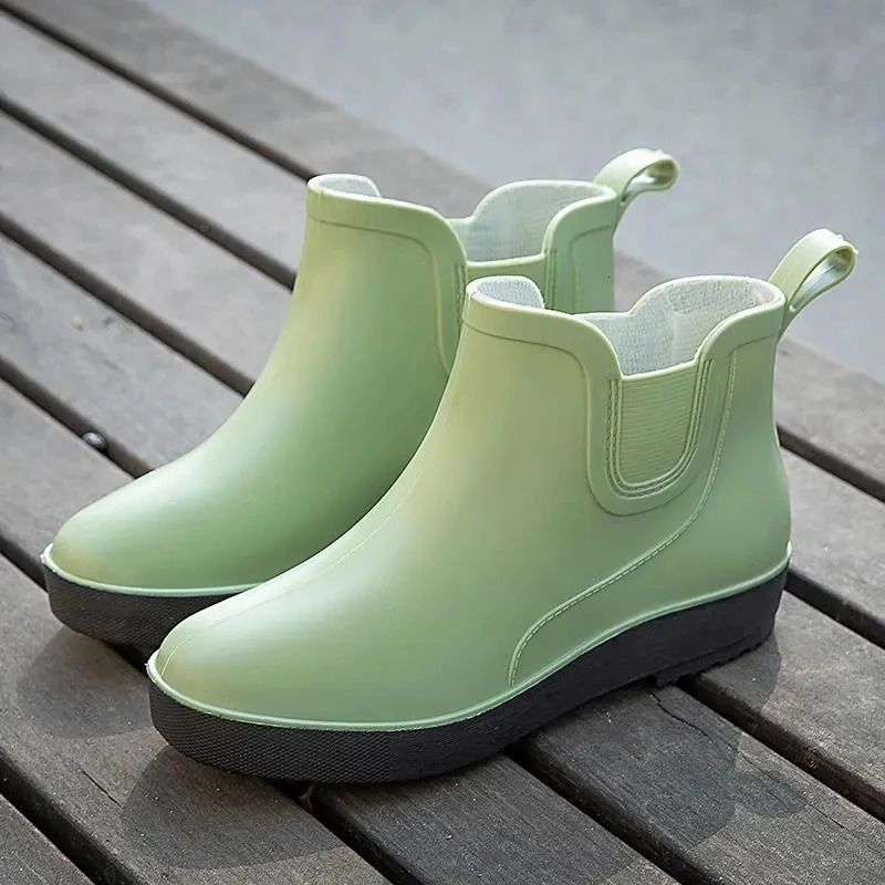 Fashion Chelsea Rain Shoes Green Rubber Boots Womens Four Seasons Adult Galoshes Plus Size 41 Rain Boots 241126