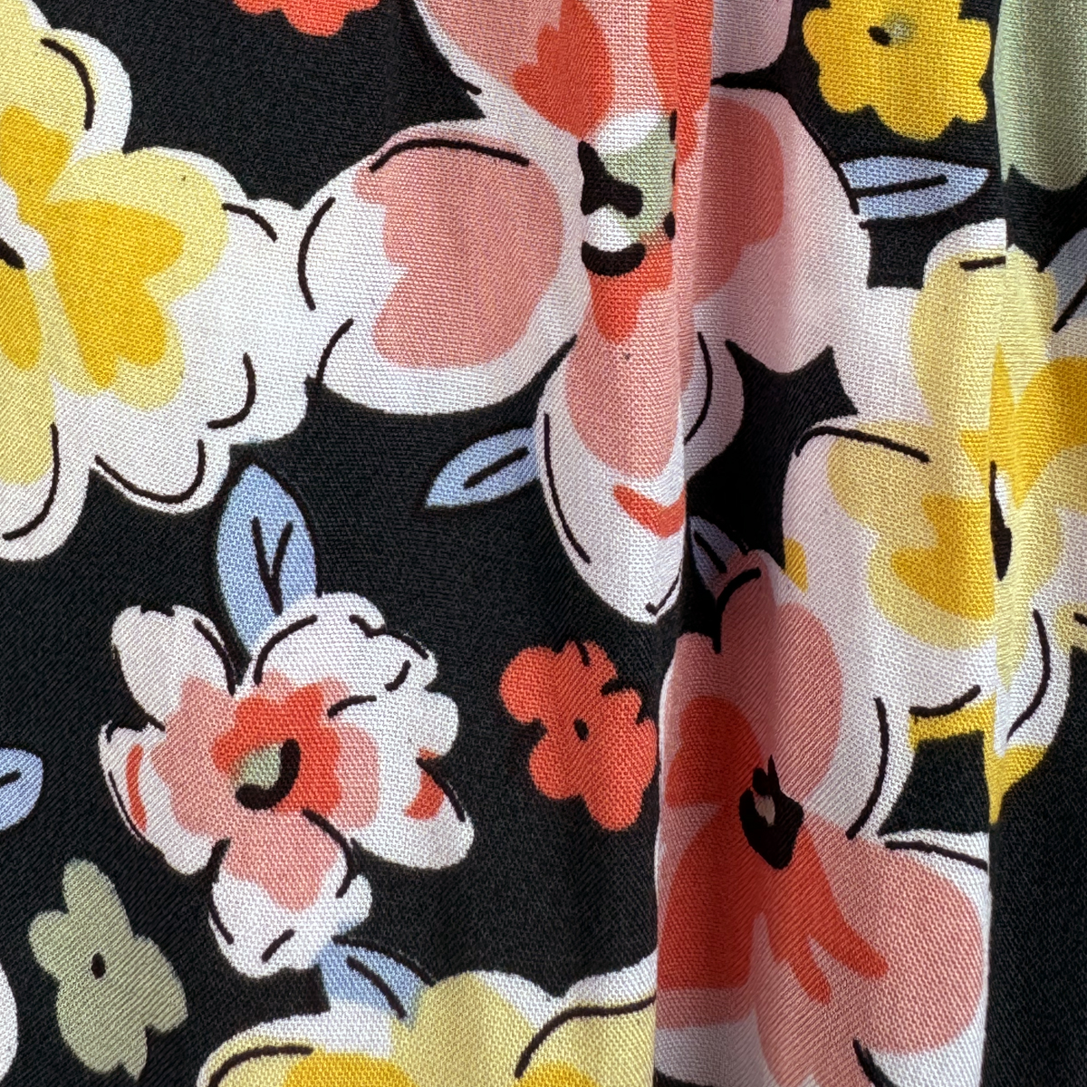 Ladies spring and summer thin casual pants tropical flower print can be worn home air conditioning pants beach sunscreen pants