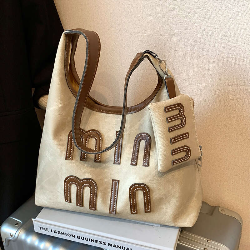 Large Capacity 2024 New Fashionable Casual Single Shoulder Tote Soft Face Versatile Commuter Crossbody Bag for Women