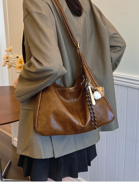 Large Capacity Commuting For Bags Handbags Women Autumn Winter, New Fashionable And Design, Crossbody Bag, Dumpling Bag Designer