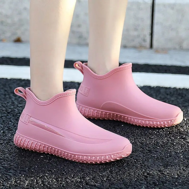 Fashionable and warm womens galoshes ankle rain boots anti slip and waterproof shoes womens winter woolen rain boots womens rubber boots 241126