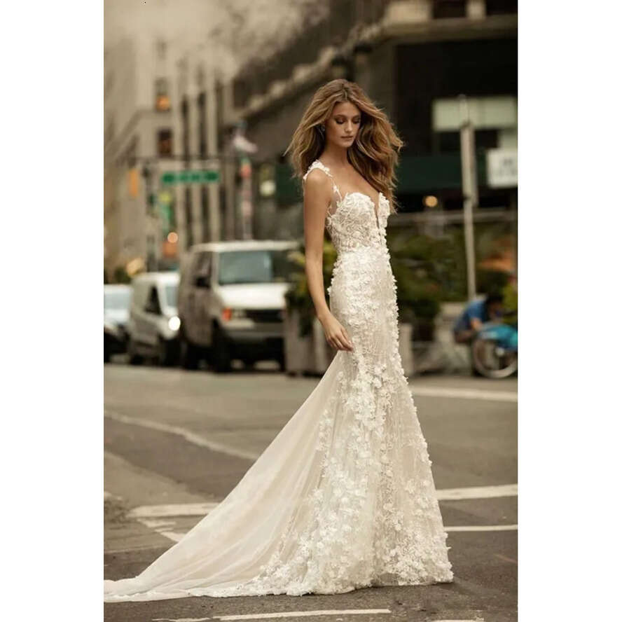 Berta Sheer Mesh Top Lace Mermaid Dresses Tulle Applique 3D Ral Wedding Bridal Gowns With Buttons Ba9306