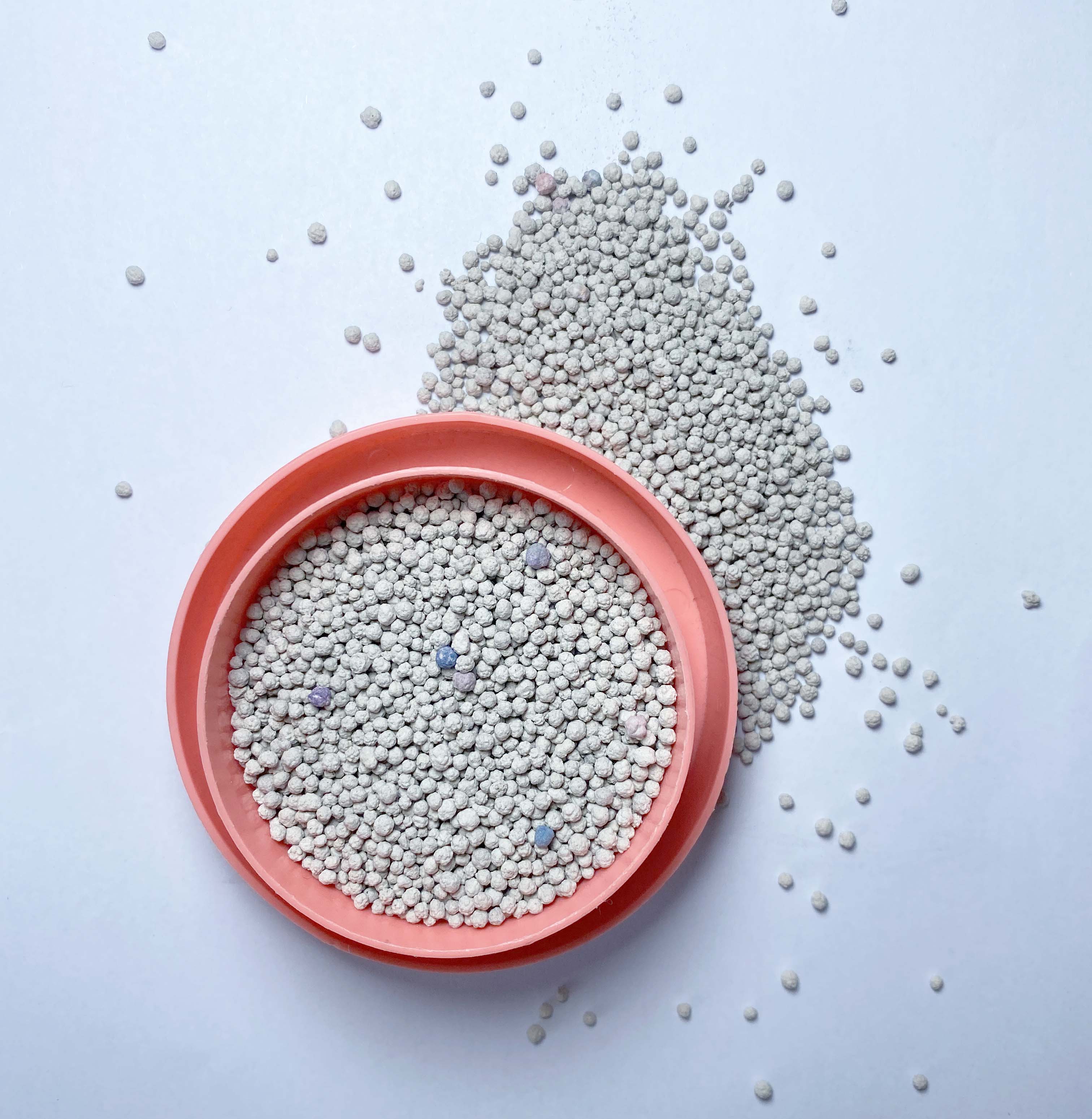 Bentonite cat litter Hot Selling Cat Litter Bentonite Factory OEM / ODM Multi Fragrance Dust-Free Strong Clumping Ball Shaped