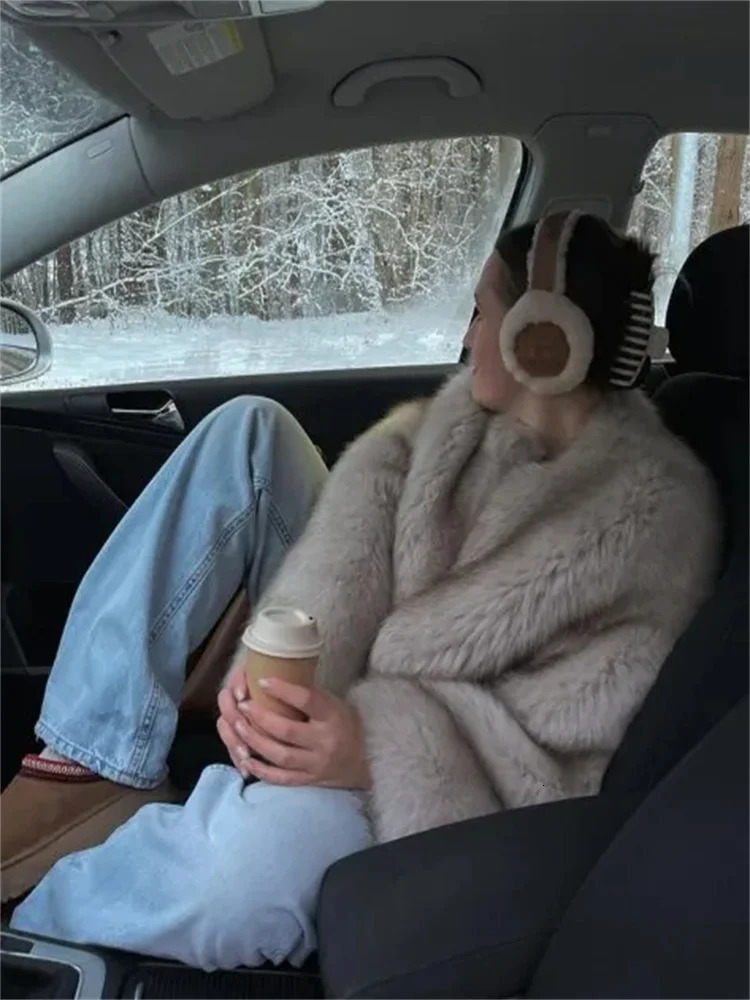 Fashionable Fluffy Faux Fur Coat Winter Elegant Loose Long Sleeved For Thick Womens Street Jacket 241125