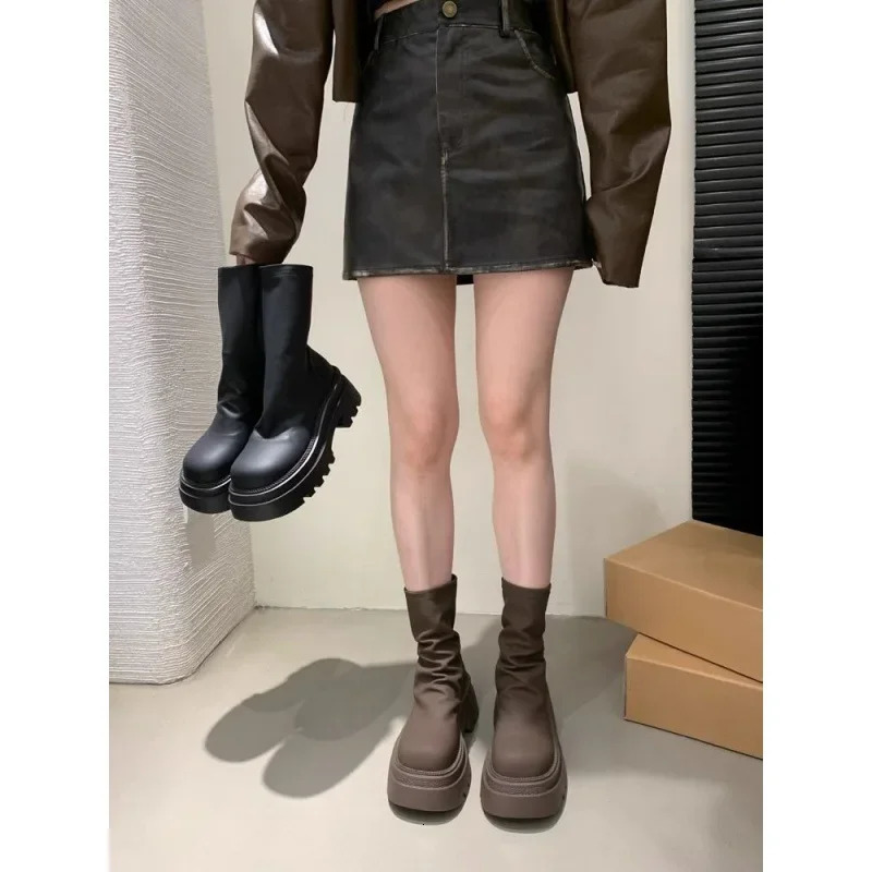 Niche Versatile Womens Boots Autumn/winter Style Martin Boots Zipper Short Piled Rubber Soles 241114