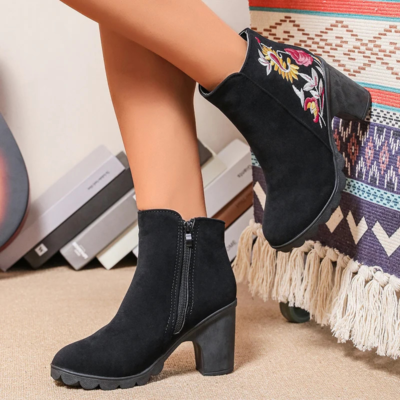 Embroidered High Heels Ankle Boots for Women 2024 Autumn Side Zipper Black Short Botas Mujer Fashion Flower Thick High Heels 241126