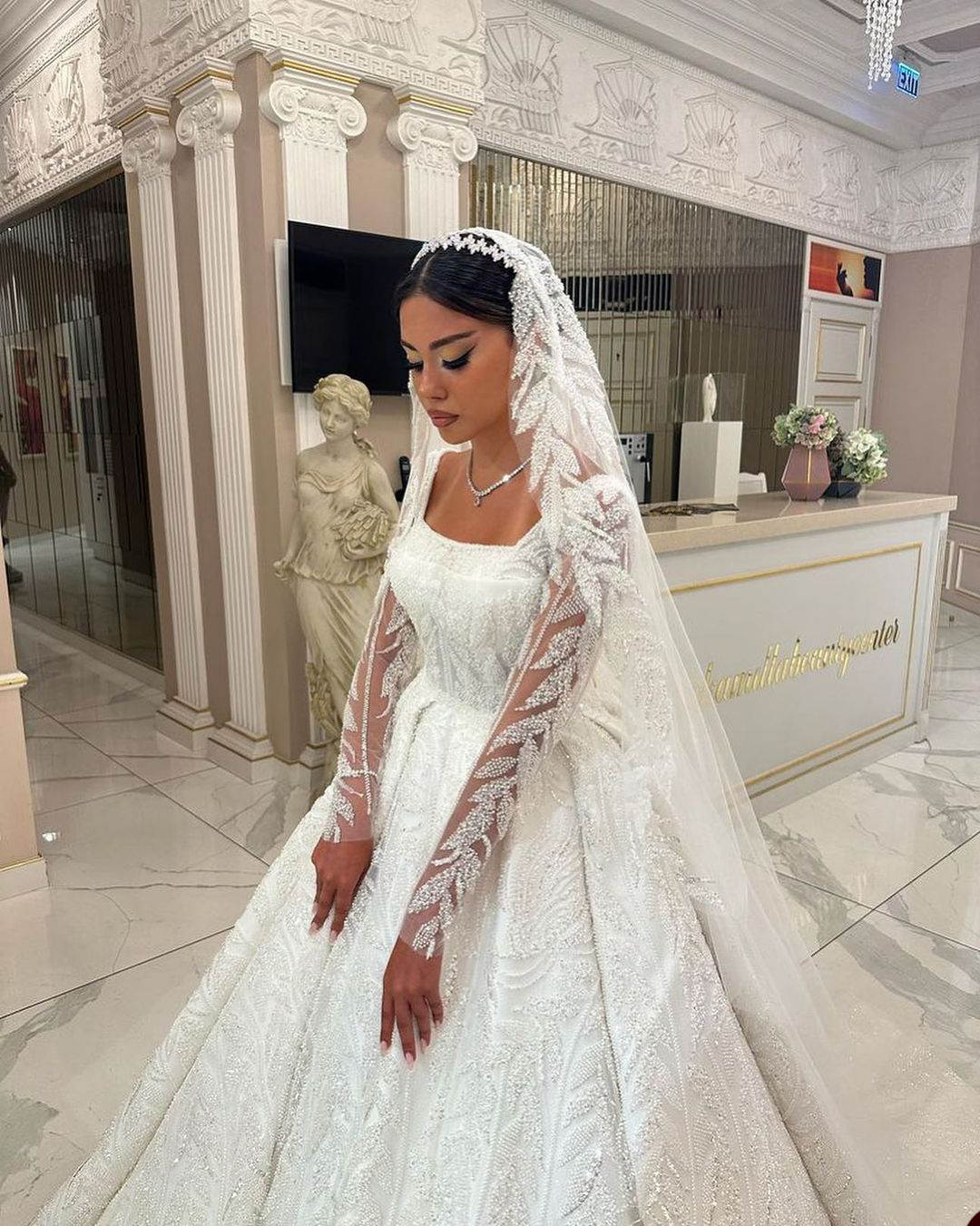 Plus Size urious A e Wedding Dress Beaded Square Neck Sequined Sparkly Bridal Gowns Custom Made Long Sleeve Dresses