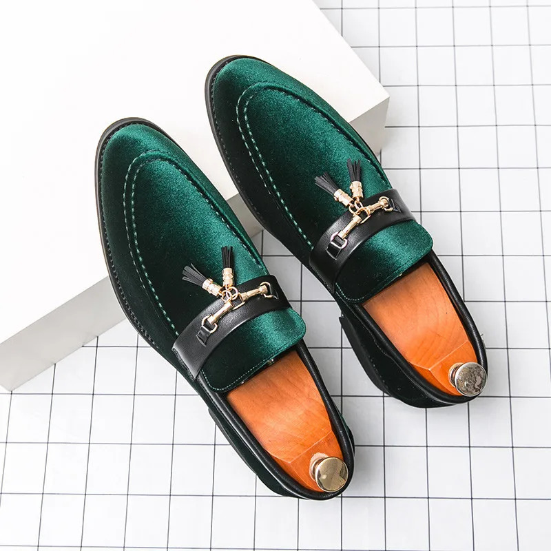 Fashion Green er Mens Dress Shoes Comfortable Pointed-Toe Leather Loafers for Men Evening Shoes Slip-on Mens Party Shoes 241126