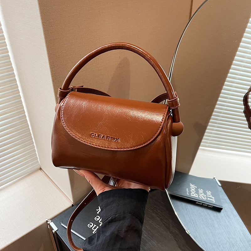 Outsourced Autumn/winter New Handheld Small Square Women's Fashion Versatile Single Shoulder Crossbody Bag