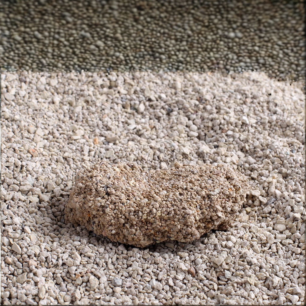 100% Raw Ore Bentonite Cat Litter OEM Customizable Irregular Shape Premium Cat Waste Management Product