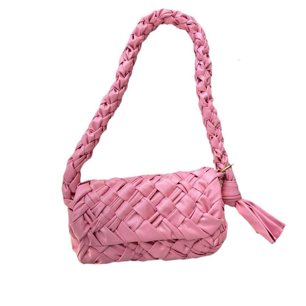 2025 Autumn/Winter New Product: French High Sensitivity Oil Wax Leather Folded Tassel Craftsmanship for Weaving Crossbody Shoulder Bag