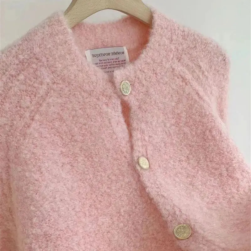 Sweet Pink Cashmere Sweater for Women Causal Soft Wool Knit Cardigan Coat Autumn Winter Highend Oneck Knitwears Versatile 001K 241112