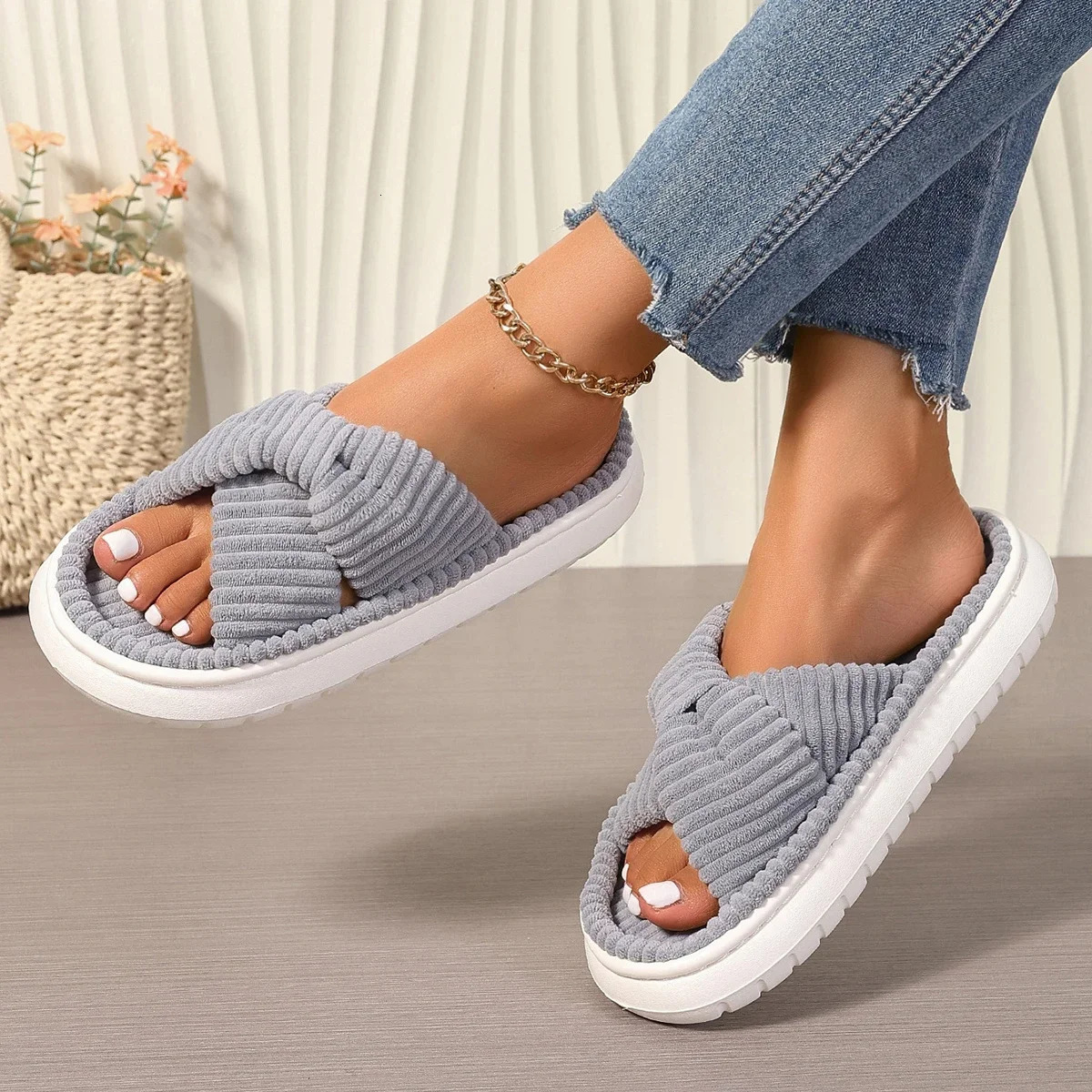 womens slippers with open shoelaces suitable for womens comfortable and fashionable indoor home cotton shoes non slip platform shoes 241126