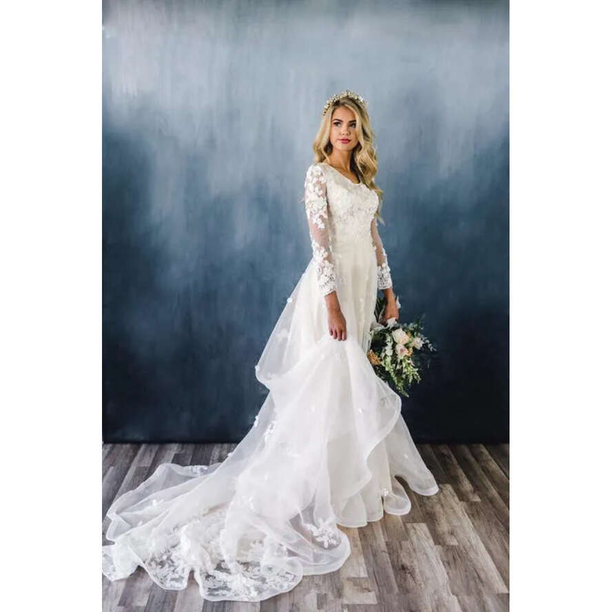 New Elegant A-E Modest Wedding Dresses With Long Sleeves Scoop Neck 3D Ral Lace Appliques Beaded Chapel Train Bridal Gowns
