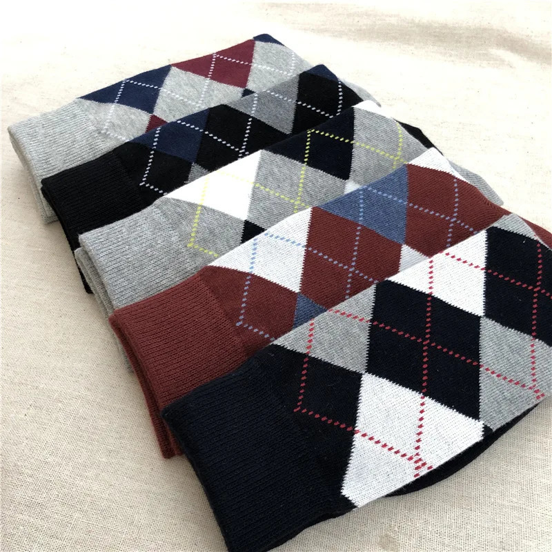 Match autumn and winter classic British style large diamond checkered business casual mens socks thickened 5 pairs/batch 241126