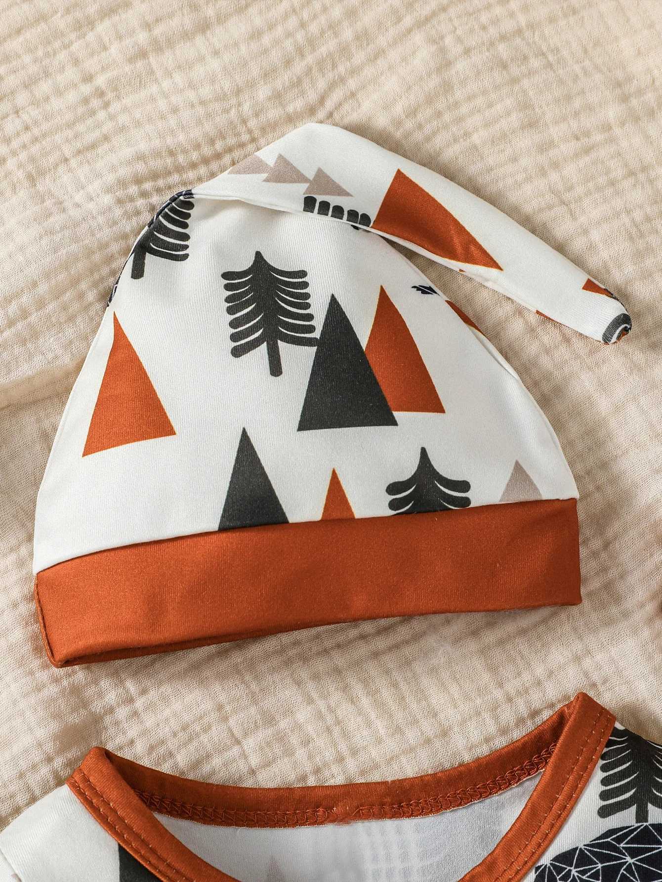 Clothing Sets 3Pcs 0-12M Baby boy Spring/ autumn Long Sleeve Print Trees Bear leisure and simplicity jumpsuits+Hat H241126