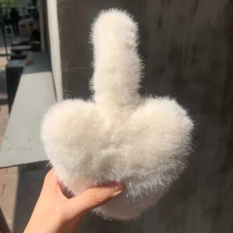 Women Kaii Heart Earmuffs Cat Y2k Korea Winter Warm Thickened Janese JK Ear Protection Cycling Eaags AccoriesXJ241126