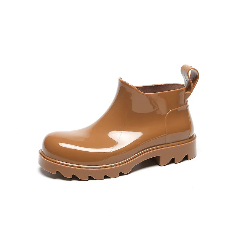 Womens waterproof and anti slip rain shoes womens Galoshes womens kitchen work shoes rubber boots garden rain shoes 241126