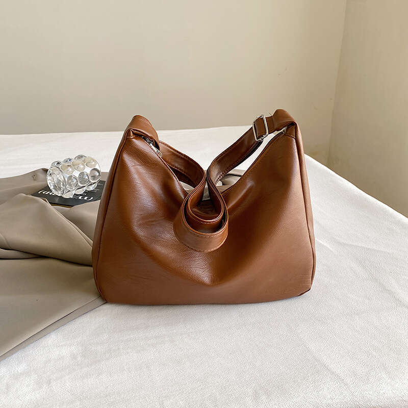 2024 new urban minimalist popular autumn and winter stylish large capacity women's crossbody fashionable single shoulder bag