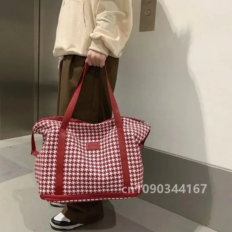 Travel Duffle Large Capacity Women Fitness Sports Bag Dry and Wet Hand Luggage Bag Female er Weekend Bag Travel 241114