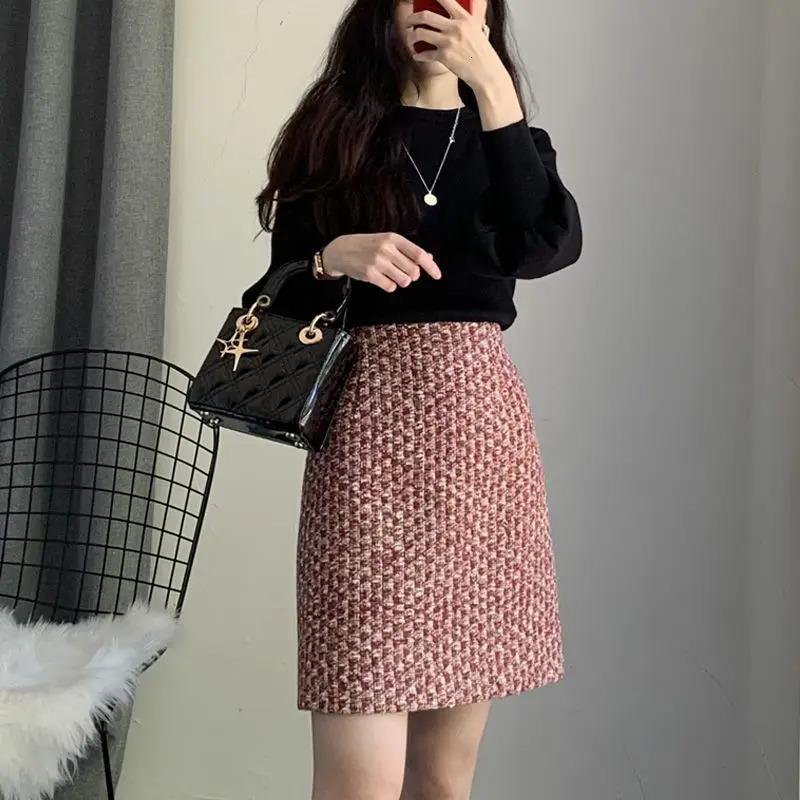 Womens thick tweed wool skiing high waist short mini perfume retro skiing elegant skateboarding autumn winter 241125