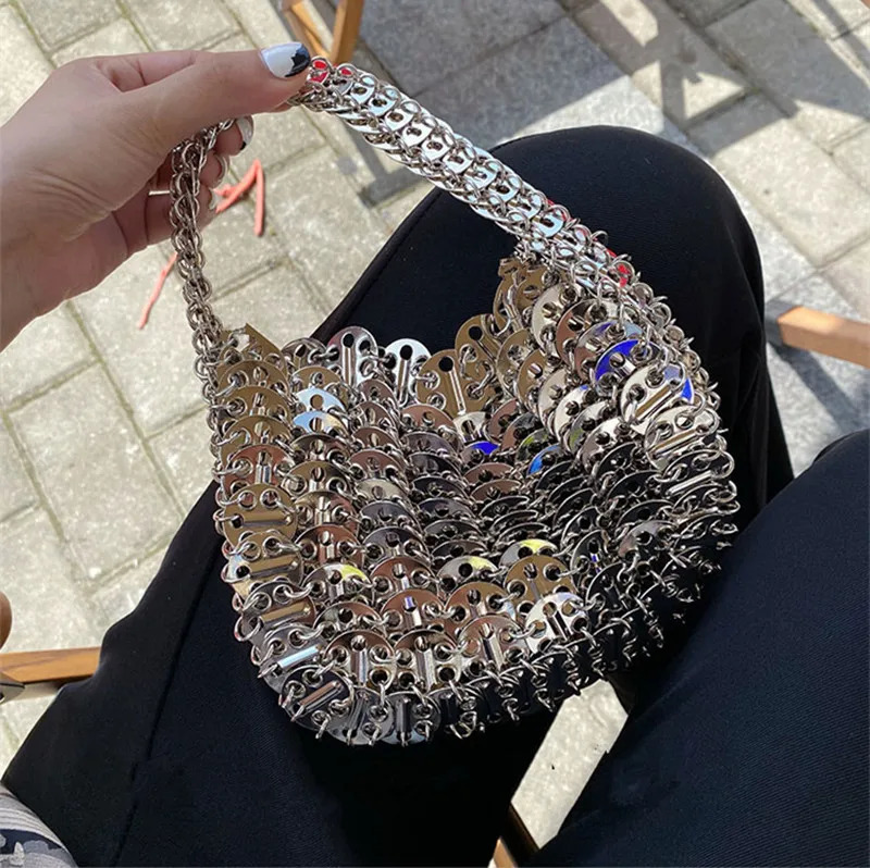 y ner Handbag Metal Chain Tote Bag Hollow Evening Clutch Womens Trend Female Travel Holiday Shoulder 241125