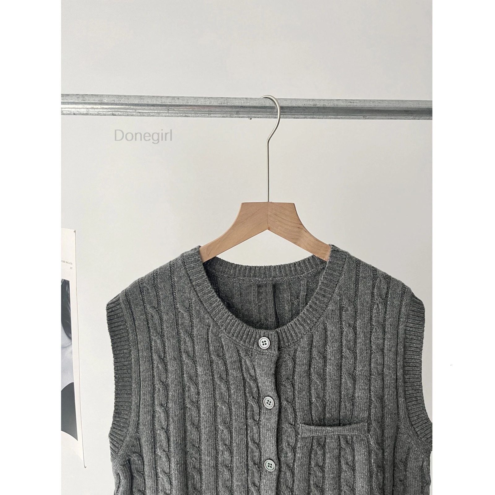 Donegirl Autumn Twisted Knitted Tank Top Open Fleece Womens Sleeveless Crop Sweater Top Fashion Button Knitted Fabric 241126