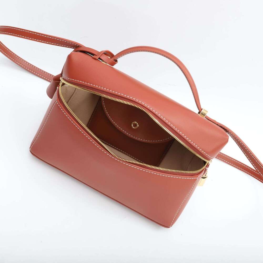 High end small square 2025 new exquisite armpit genuine leather women's niche temperament tote bag