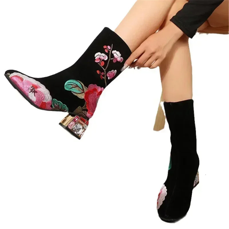 Womens floral embroidered ankle boots winter fashion colorful rhinestone square high heels zipper motorcycle boots retro shoes 241126