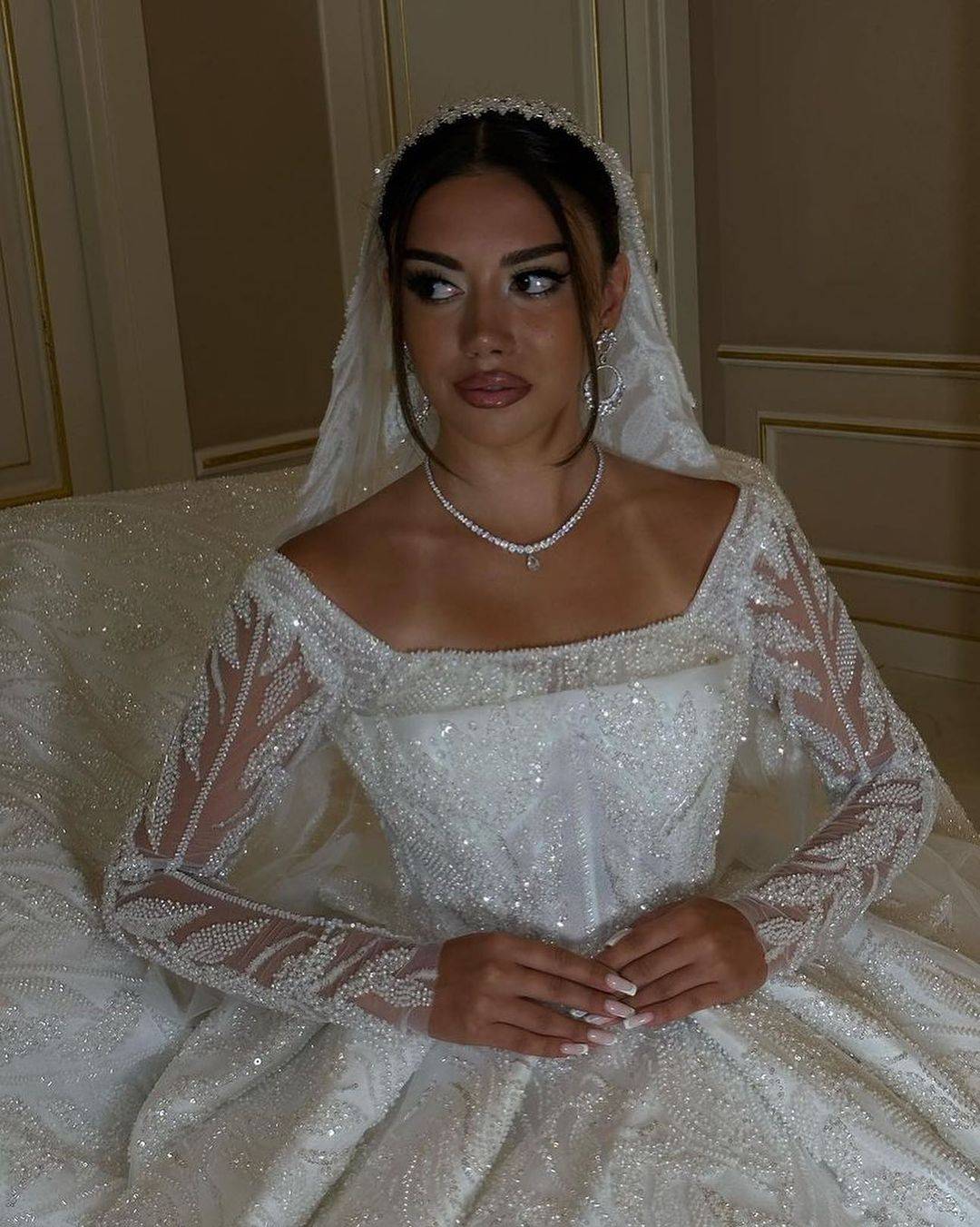 Plus Size urious A e Wedding Dress Beaded Square Neck Sequined Sparkly Bridal Gowns Custom Made Long Sleeve Dresses
